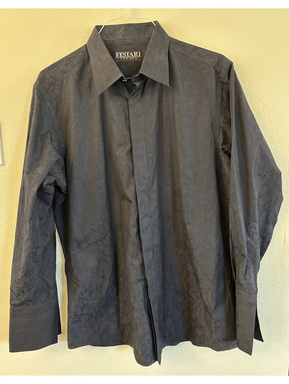 Festari Men’s Black Embroidered Long Sleeve Dress Shirt Size Medium
